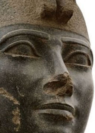 Le Pharaon Piânkhy ou Piye de la Nubie qui a conquis l’Egypte et régné sur les Deux Terres durant la 25e dynastie de 752 à 721 ou de 747 à 716 avant Jésus-Christ, d’après la datation de Peter Clayton.
