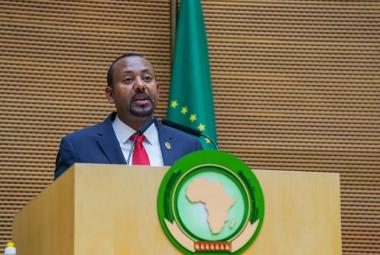 Le Premier ministre d’Ethiopie, Abiy Ahmed, parlant depuis la tribune de l’Union africaine